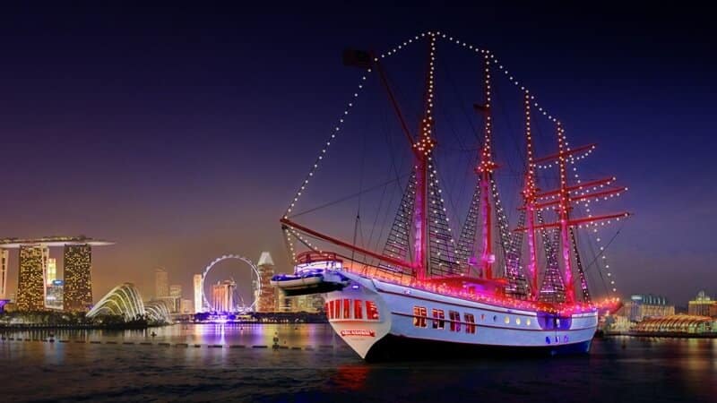 Singapore city lights cruise with dinner